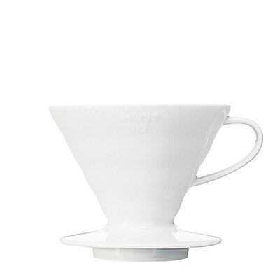 Hario V60 Dripper Cerámico 02 — Blanco Dripper Hario V60 cerámico blanco tamaño 02, cono de porcelana con base